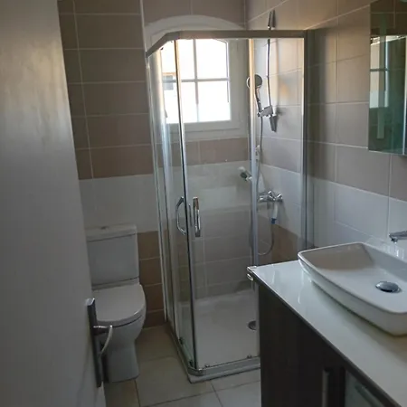 T2 A Valmer Piscine Et Tennis