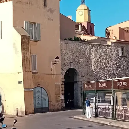 T2 A Valmer Piscine Et Tennis アパート *